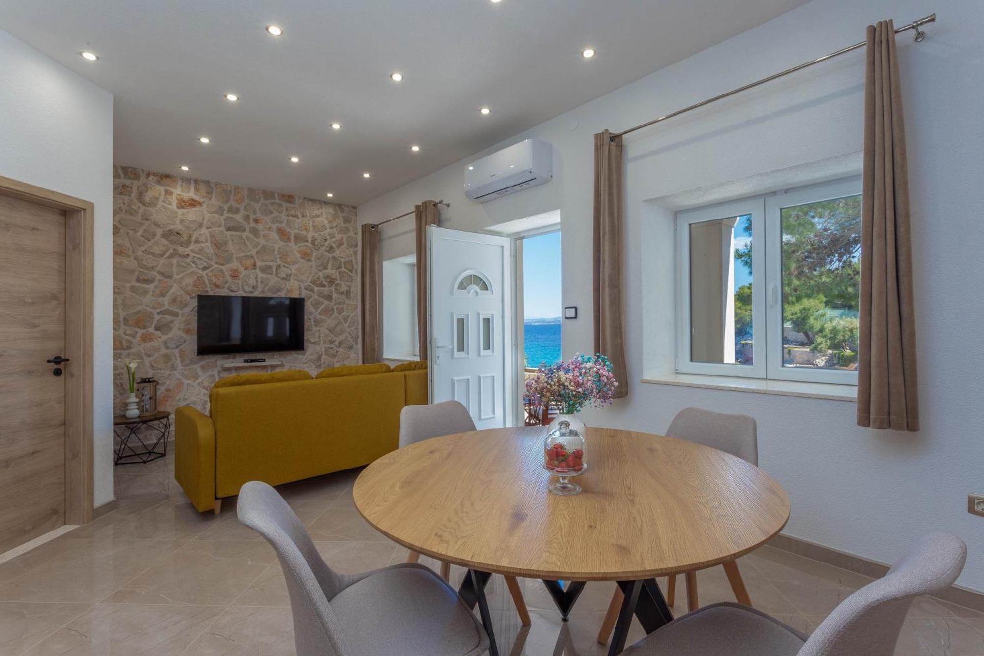 Apartment Zastupac 8761A ฮวาร์ ภายนอก รูปภาพ
