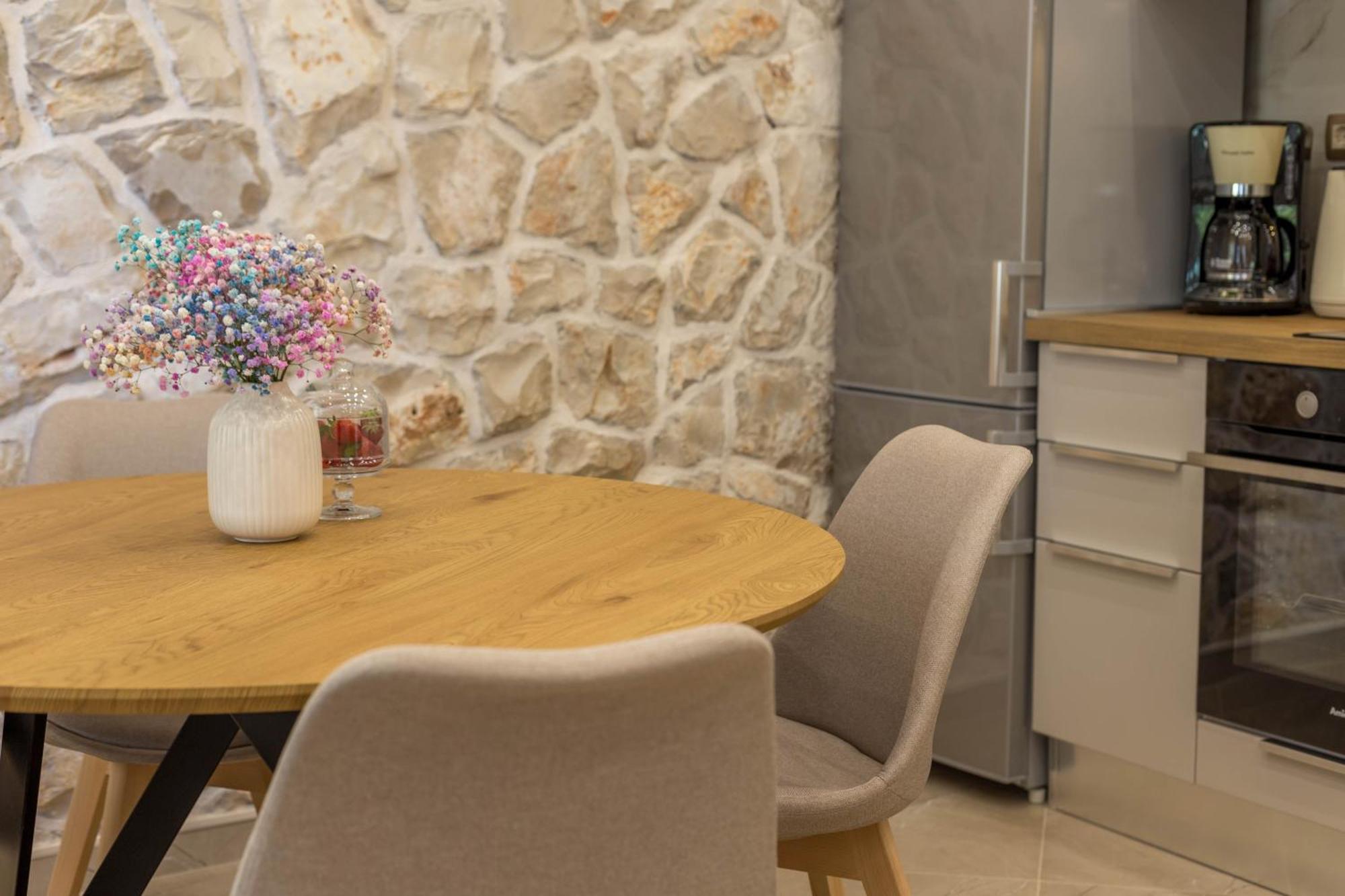 Apartment Zastupac 8761A ฮวาร์ ภายนอก รูปภาพ