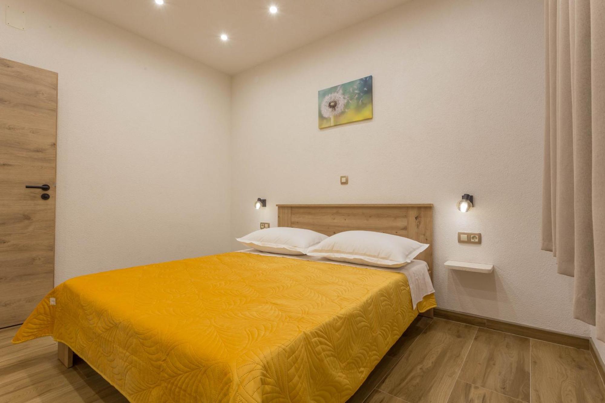 Apartment Zastupac 8761A ฮวาร์ ภายนอก รูปภาพ