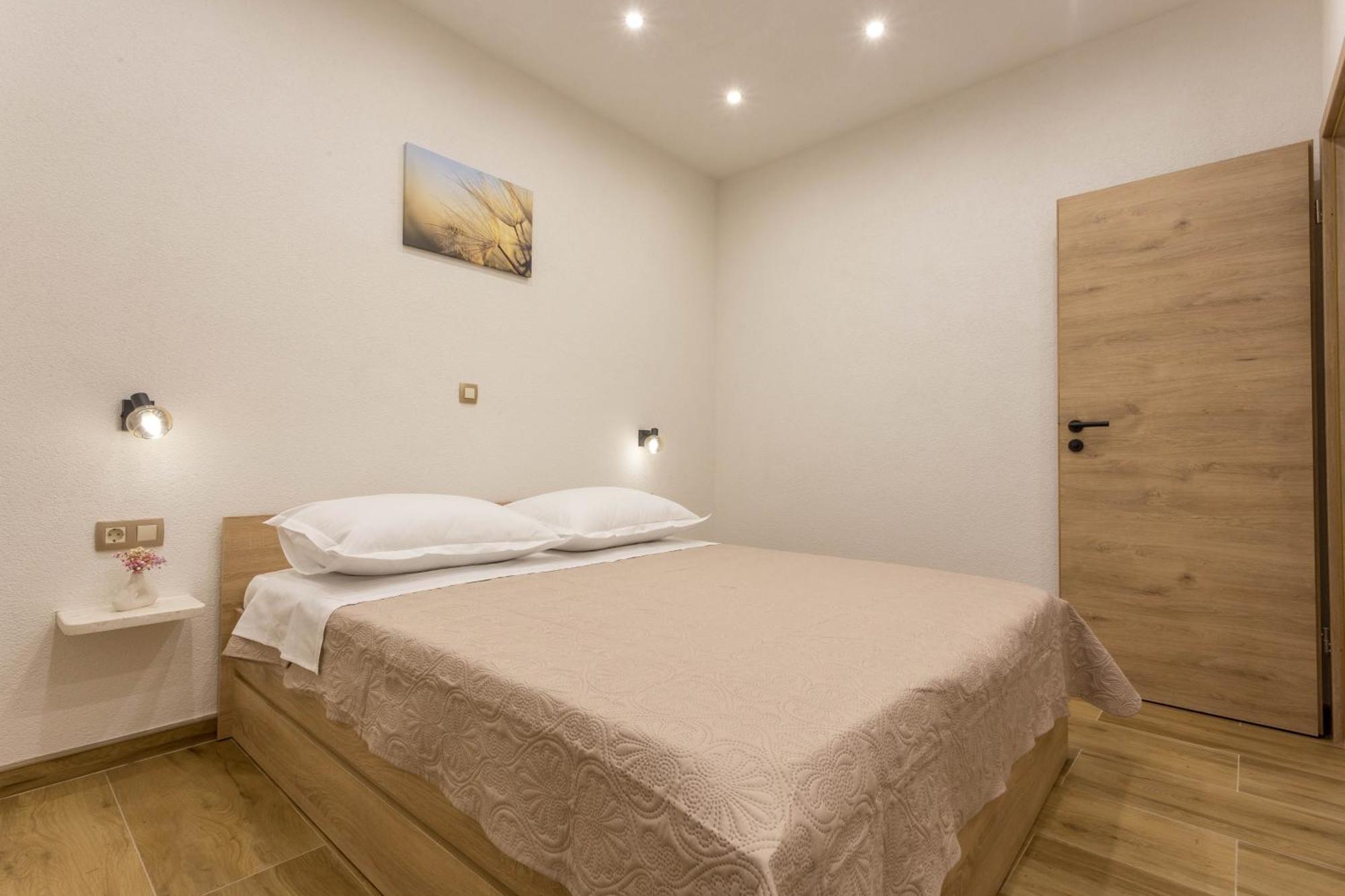 Apartment Zastupac 8761A ฮวาร์ ภายนอก รูปภาพ