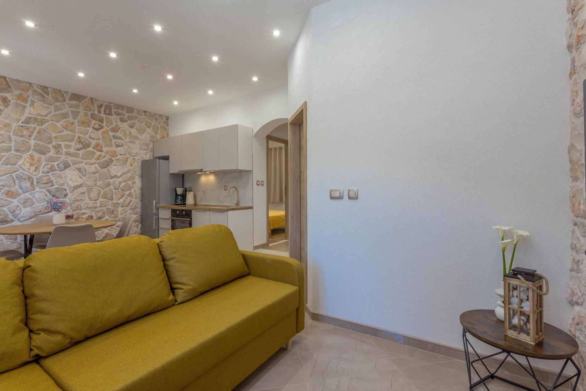 Apartment Zastupac 8761A ฮวาร์ ภายนอก รูปภาพ